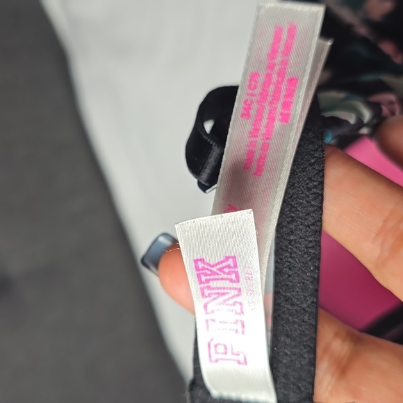 Pink Victoria secret t-shirt lightly lined underwire bra size 34C. - Picture 6 of 7